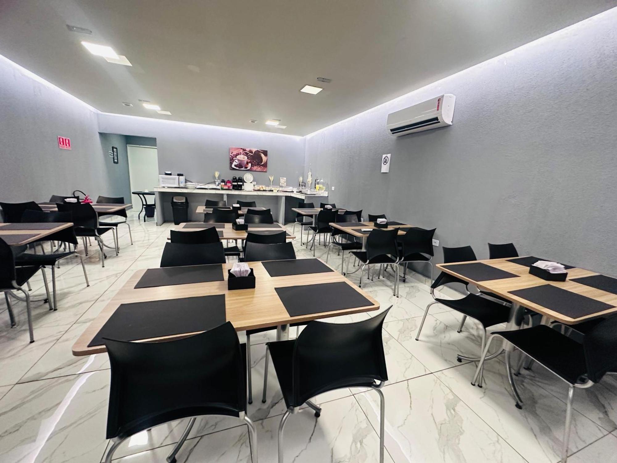 On Park Hotel E Estacionamento Traslado 과룰류스 외부 사진