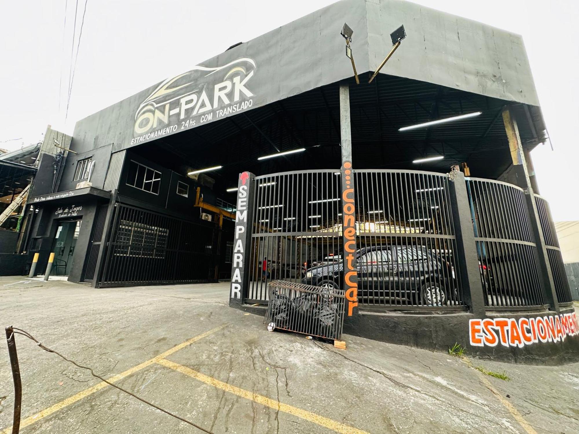 On Park Hotel E Estacionamento Traslado 과룰류스 외부 사진